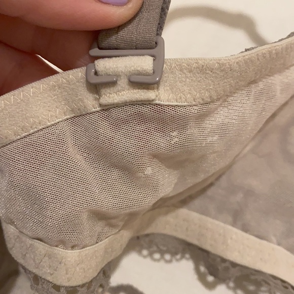 Victoria's Secret bra - Picture 5 of 6